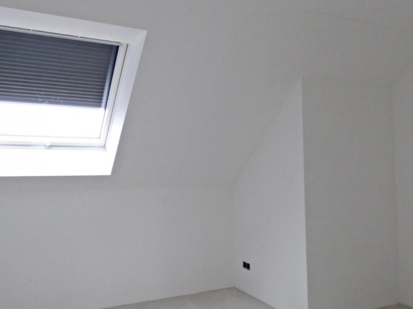 3,5 Zimmer Dachgeschoss Neubau-Wohnung in Frickenhausen zu verkaufen kaufen Immobilienmakler Rietek